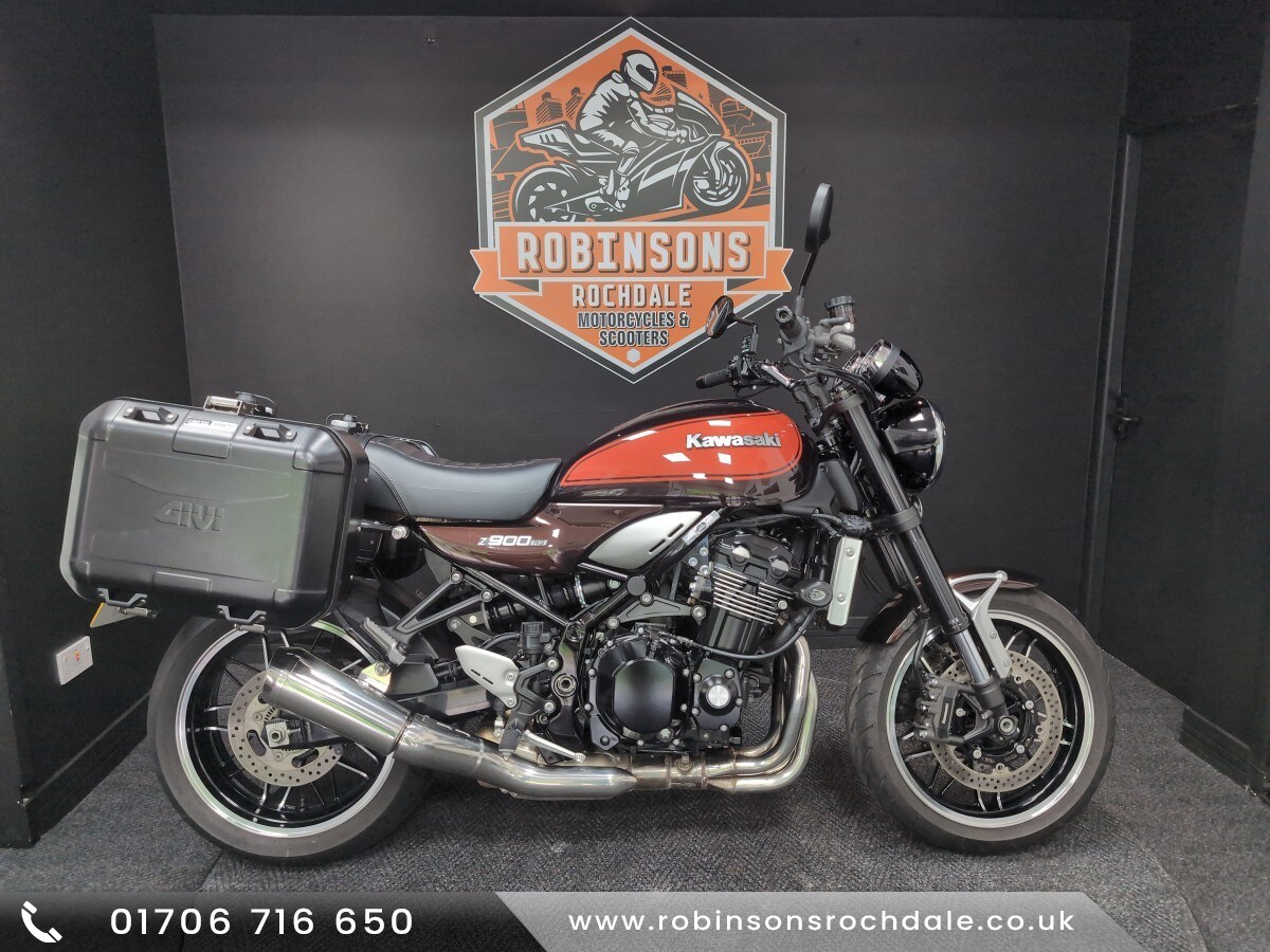 Used Kawasaki ZR 900 CJFB 2018 for sale - 78836328: Photo 1