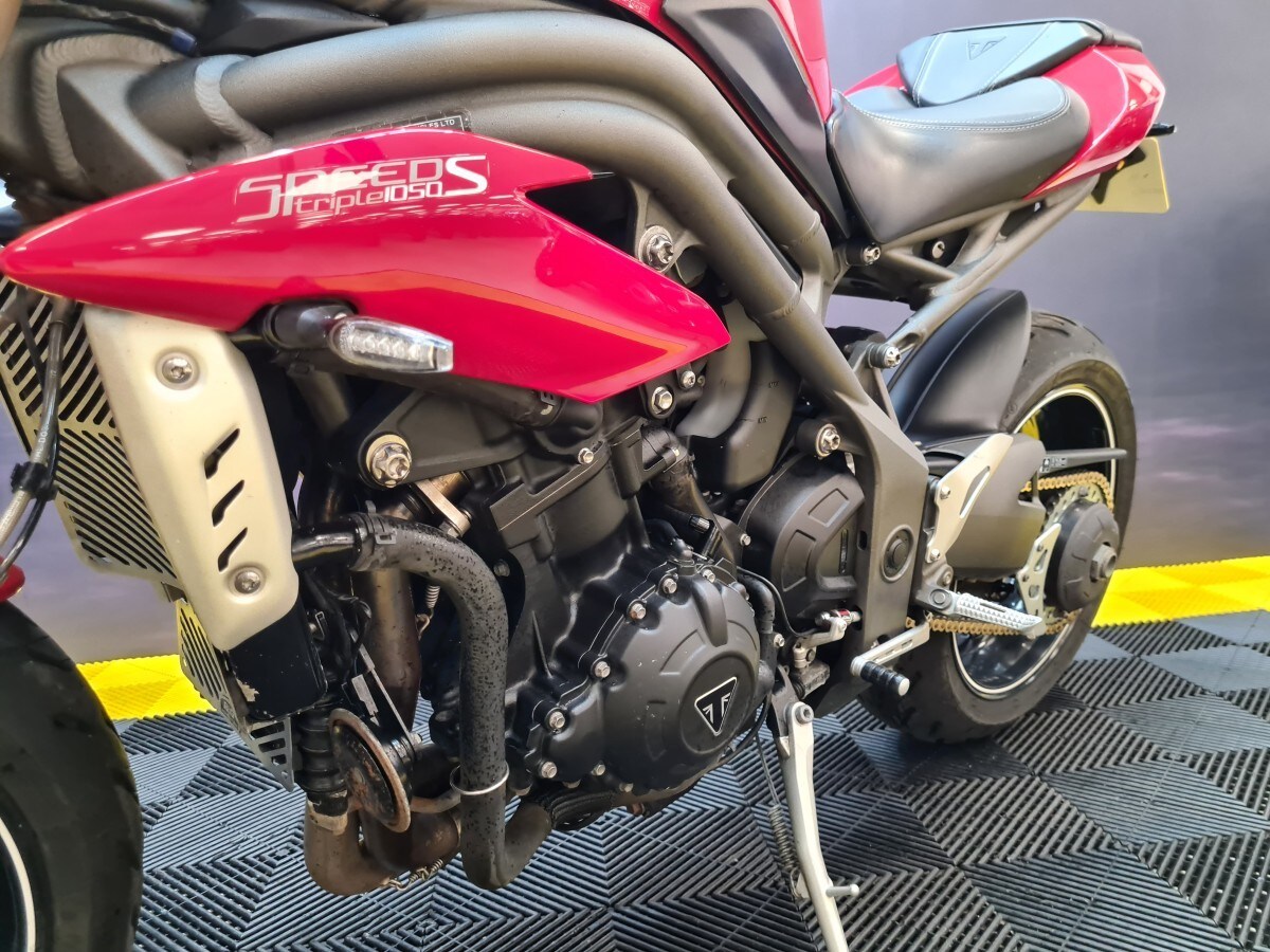 Used Triumph SPEED TRIPLE S 1050 2016 for sale - 78396308: Photo 11