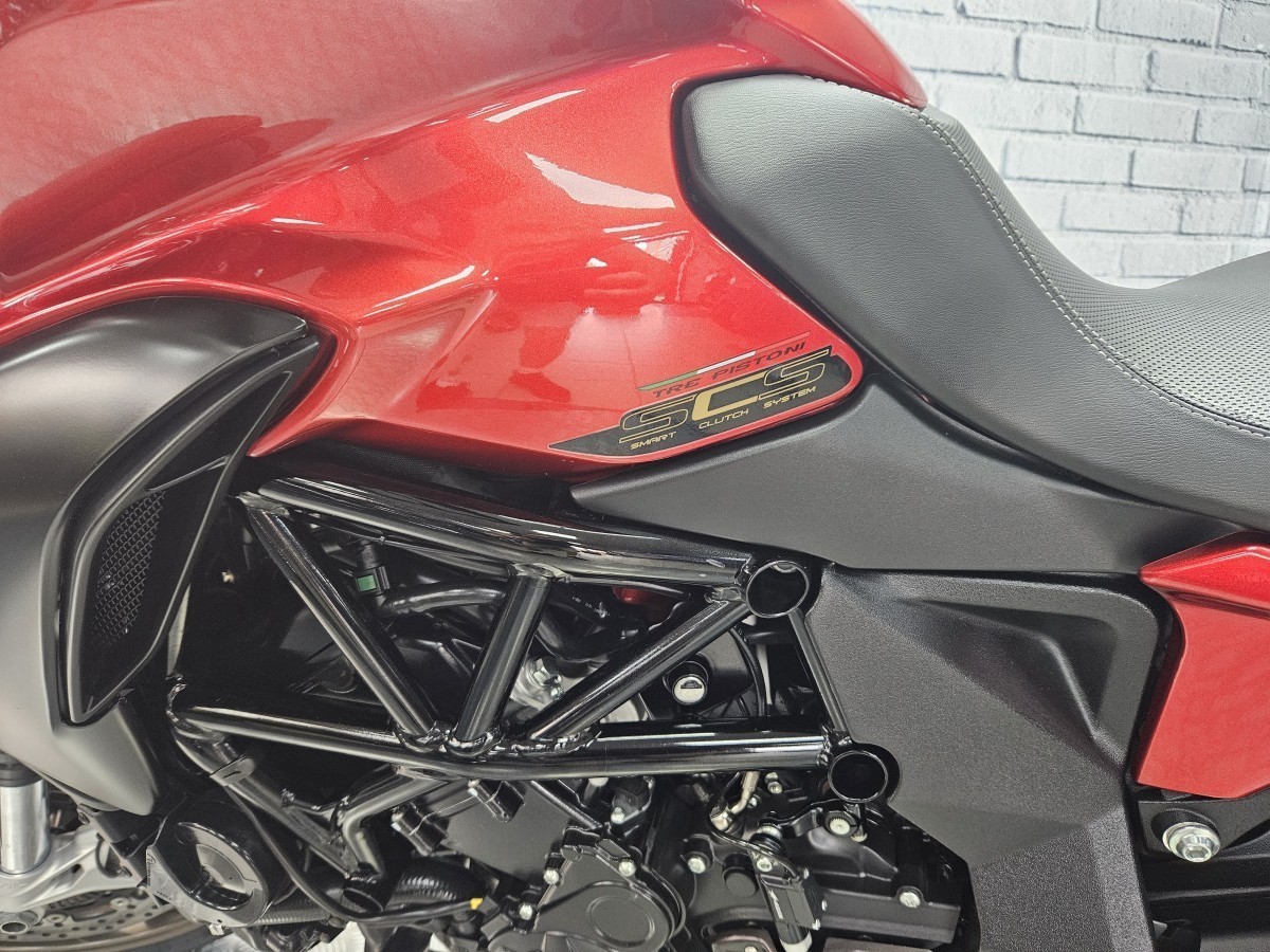 Used MV Agusta Turismo Veloce Lusso SCS 75th ANNIVERSARY MODEL 2022 for sale - 78393160: Photo 13