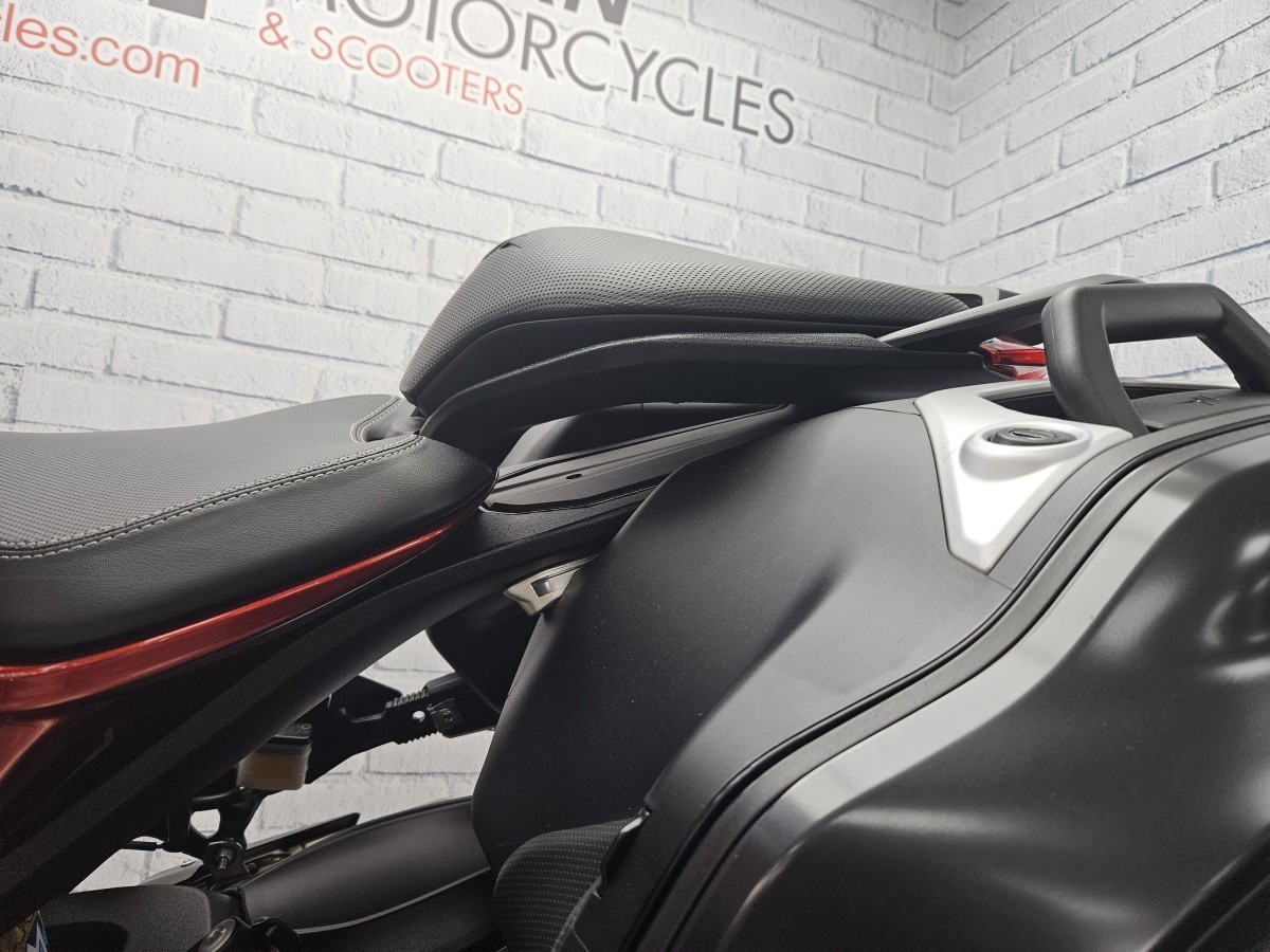 Used MV Agusta Turismo Veloce Lusso SCS 75th ANNIVERSARY MODEL 2022 for sale - 78393160: Photo 15