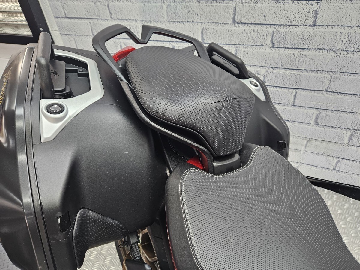 Used MV Agusta Turismo Veloce Lusso SCS 75th ANNIVERSARY MODEL 2022 for sale - 78393160: Photo 8