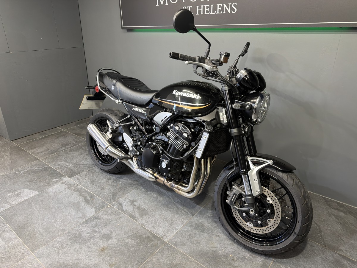 Used Kawasaki ZR 900 CKF 2020 for sale - 78611181: Photo 2