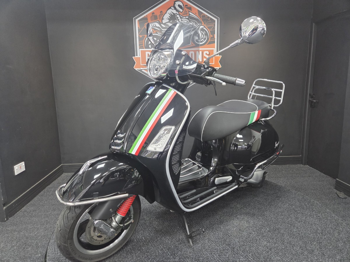Used Piaggio VESPA GTS 300 SUPER 2020 for sale - 78397617: Photo 10