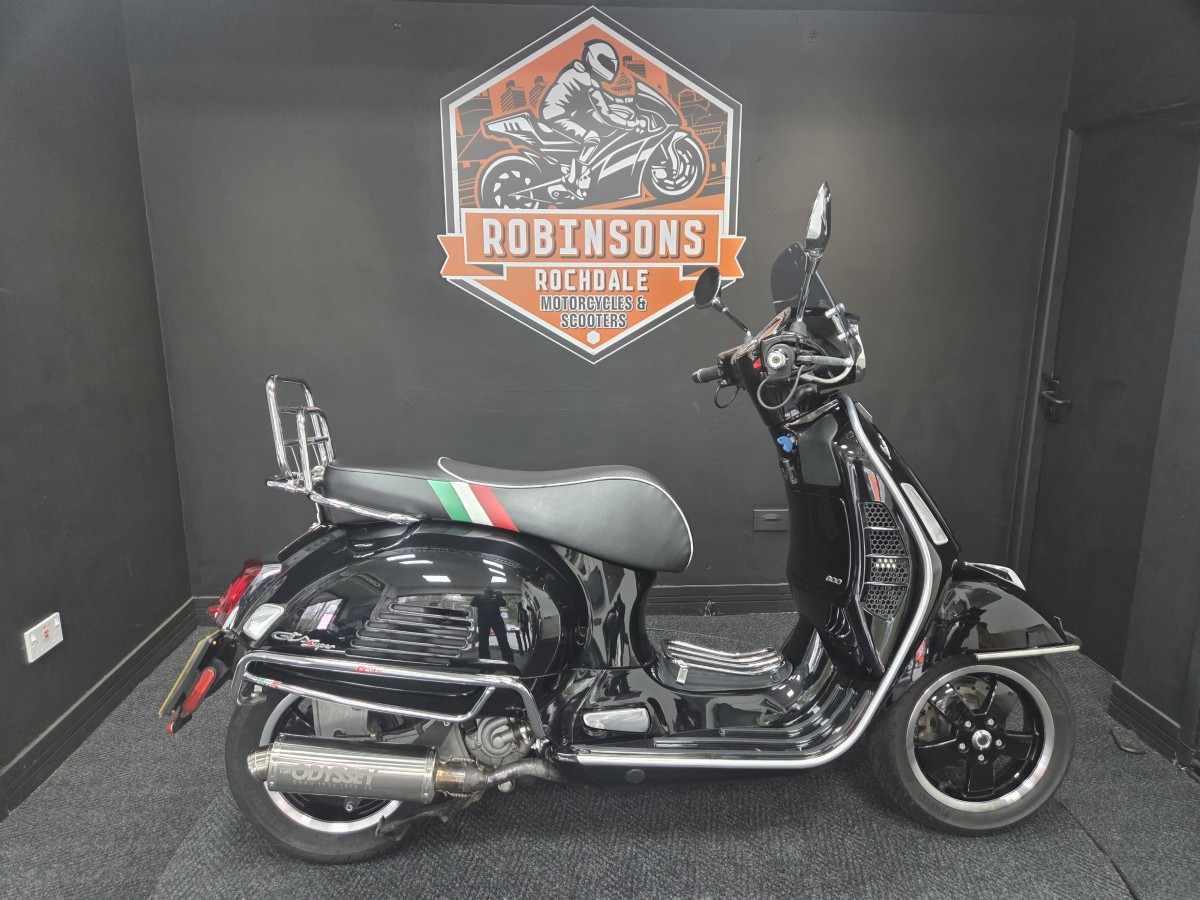 Used Piaggio VESPA GTS 300 SUPER 2020 for sale - 78397617: Photo 2