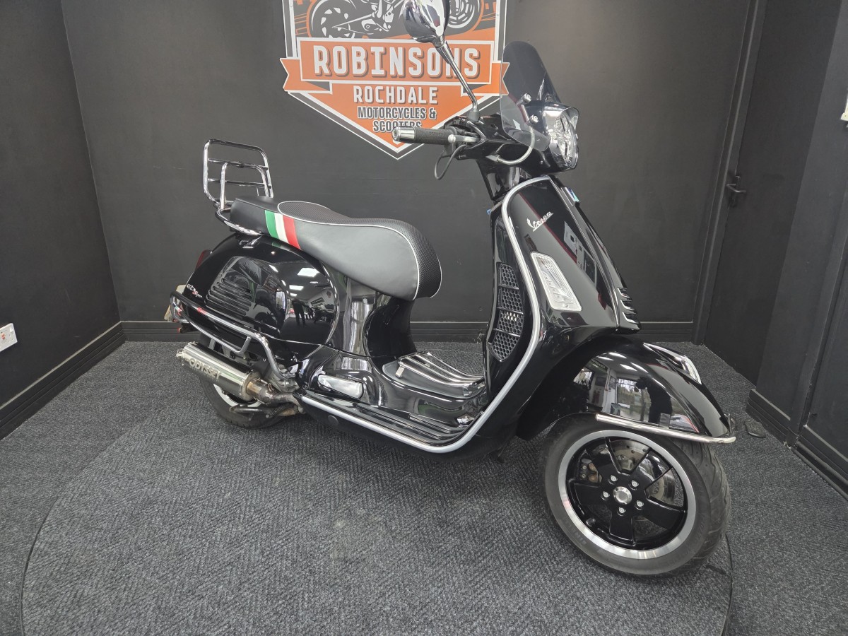 Used Piaggio VESPA GTS 300 SUPER 2020 for sale - 78397617: Photo 4