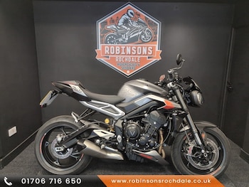 Used Triumph STREET TRIPLE RS 2024 for sale - bike-78396819: Photo