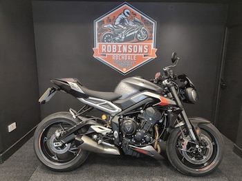 Used Triumph STREET TRIPLE RS 2024 for sale - bike-78396819: Photo