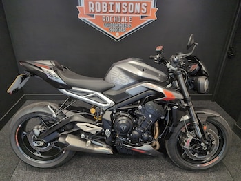 Used Triumph STREET TRIPLE RS 2024 for sale - bike-78396819: Photo