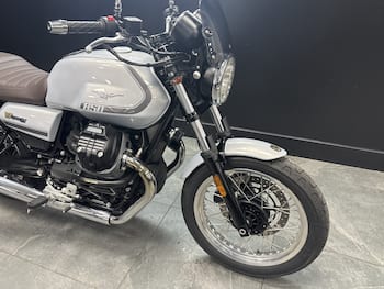 Used Moto Guzzi V7 III 2021 for sale - bike-79739904: Photo