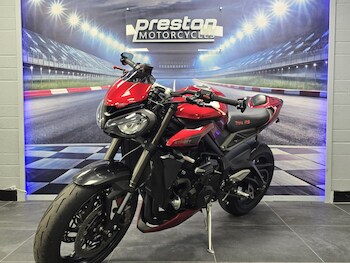 Used Triumph STREET TRIPLE RS 2024 for sale - bike-78876742: Photo