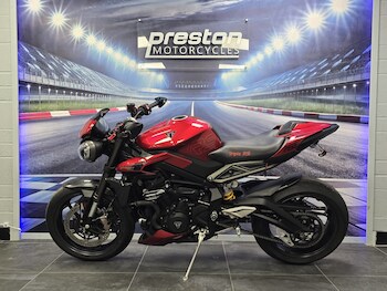 Used Triumph STREET TRIPLE RS 2024 for sale - bike-78876742: Photo