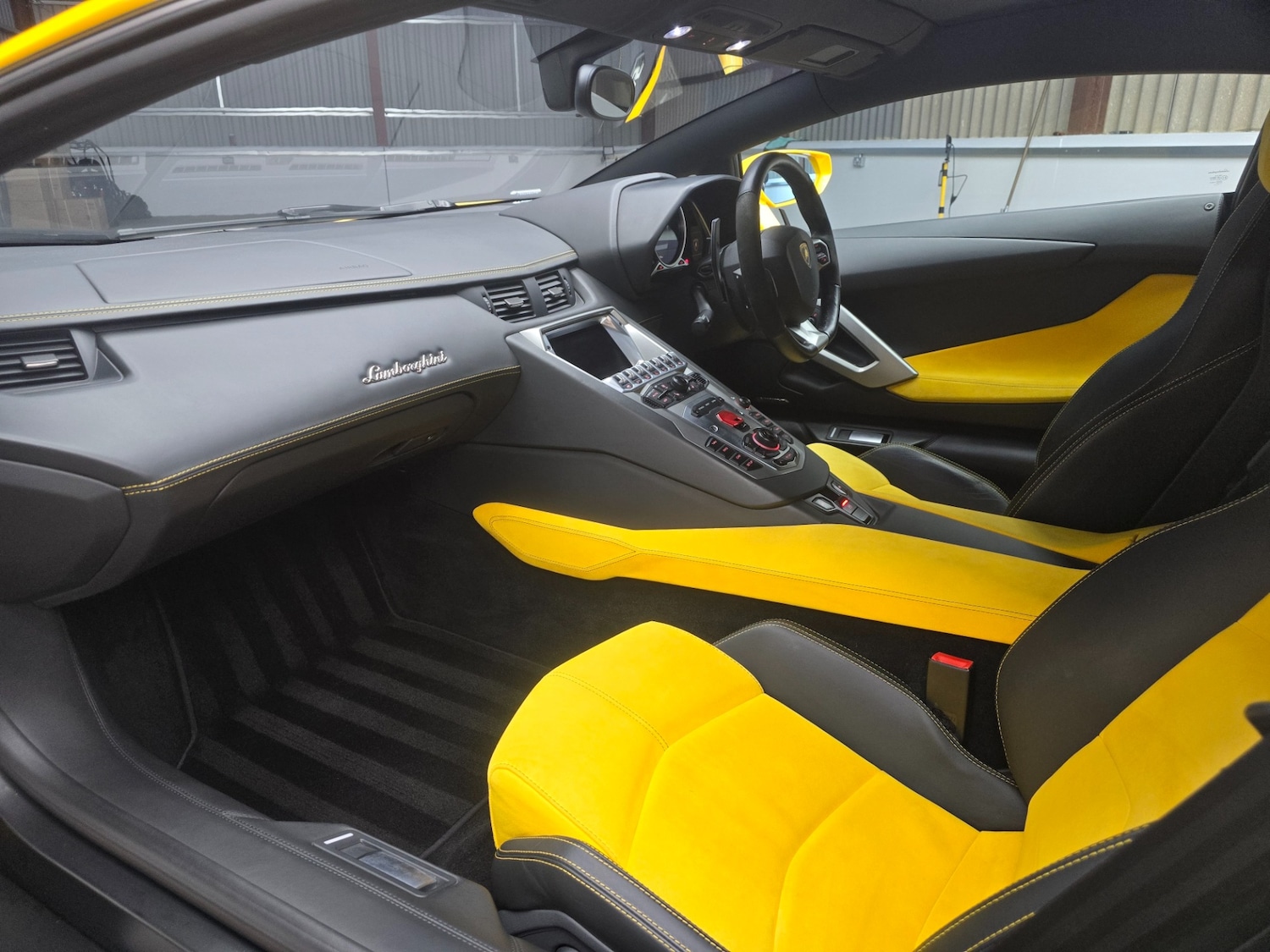 Used Lamborghini Aventador 2013 for sale - 77438626: Photo 18