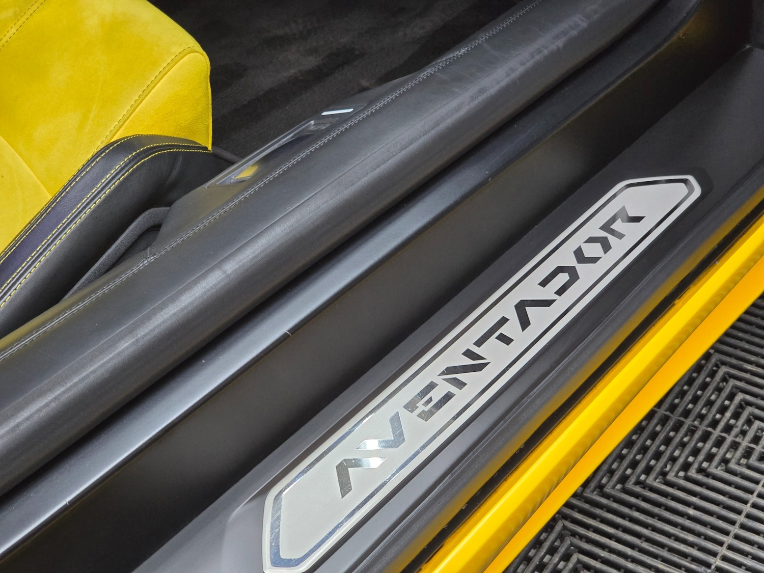 Used Lamborghini Aventador 2013 for sale - 77438626: Photo 23