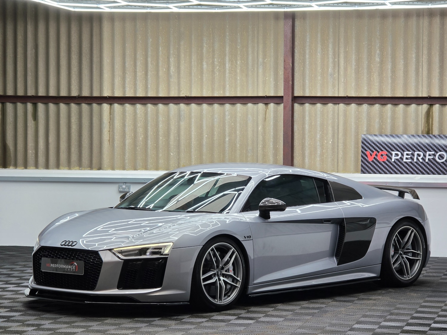 Used Audi R8 2016 for sale - 77336684: Photo 2