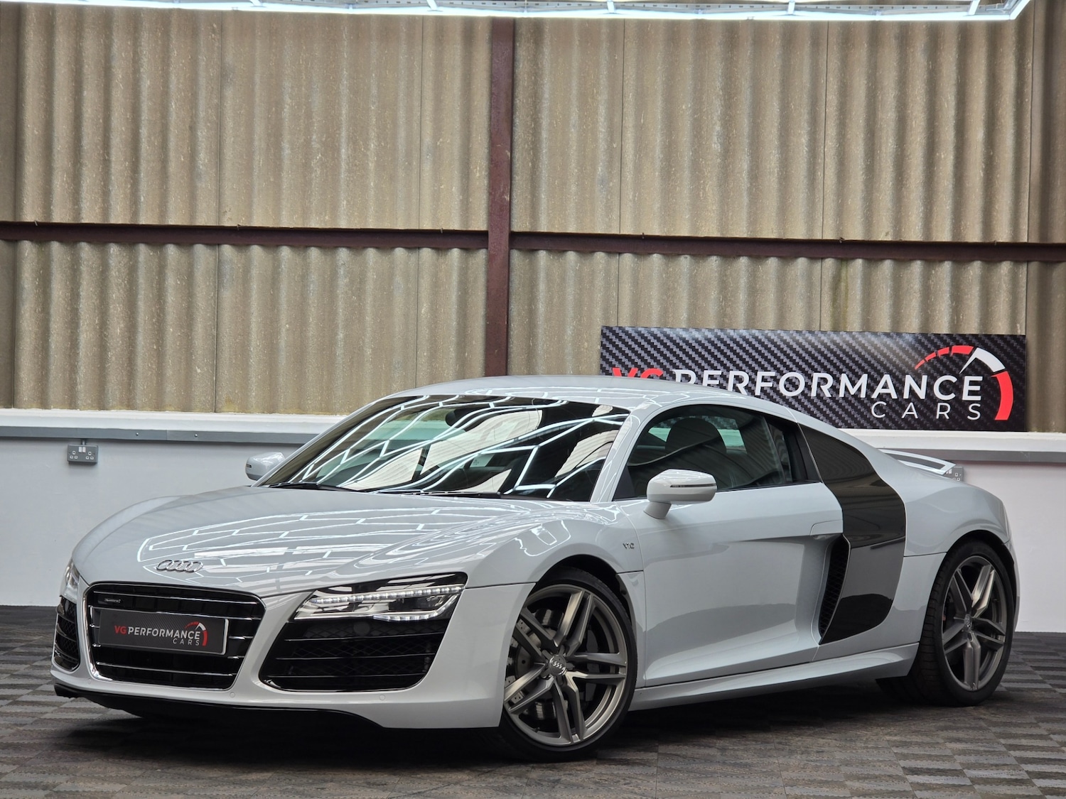 Used Audi R8 2014 for sale - 77881426: Photo 2