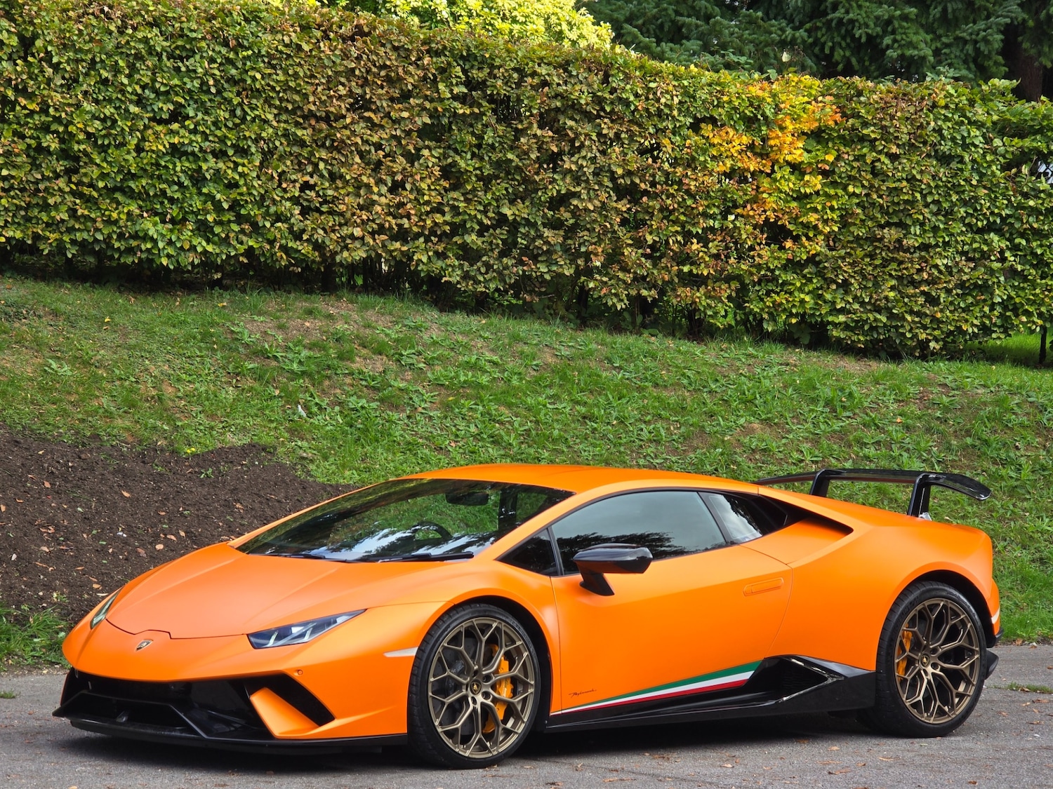 Used Lamborghini Huracan 2018 for sale - 76401112: Photo 2