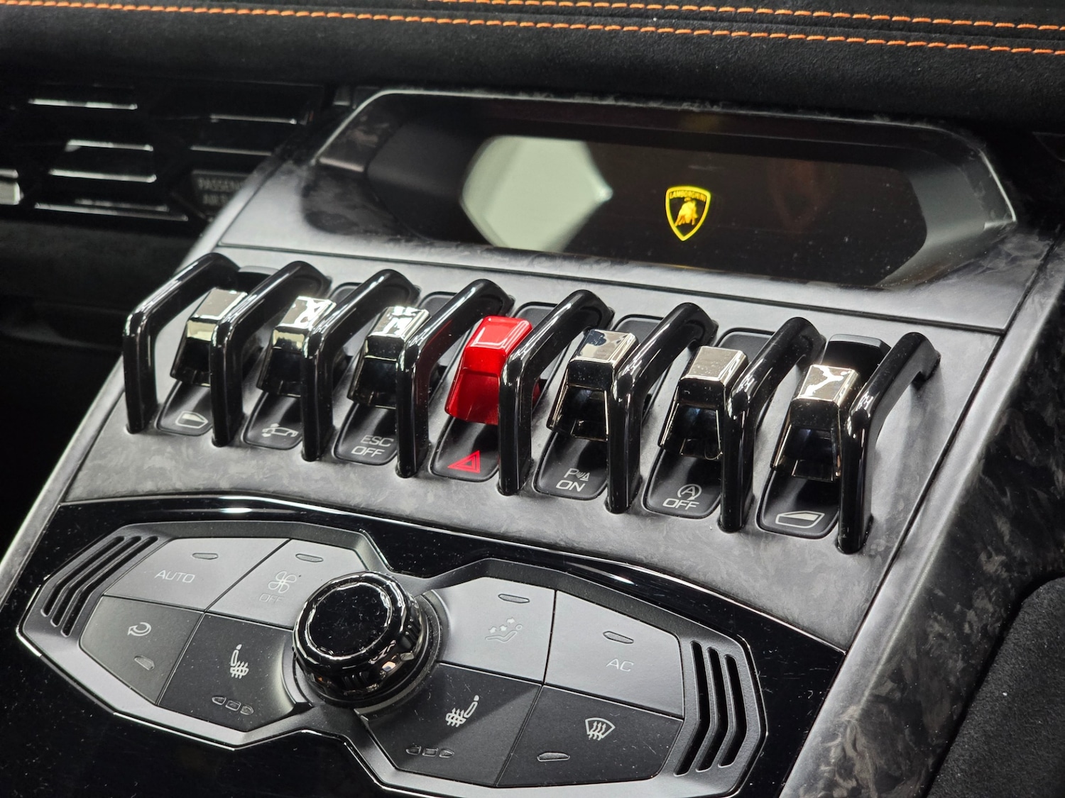 Used Lamborghini Huracan 2018 for sale - 76401112: Photo 31