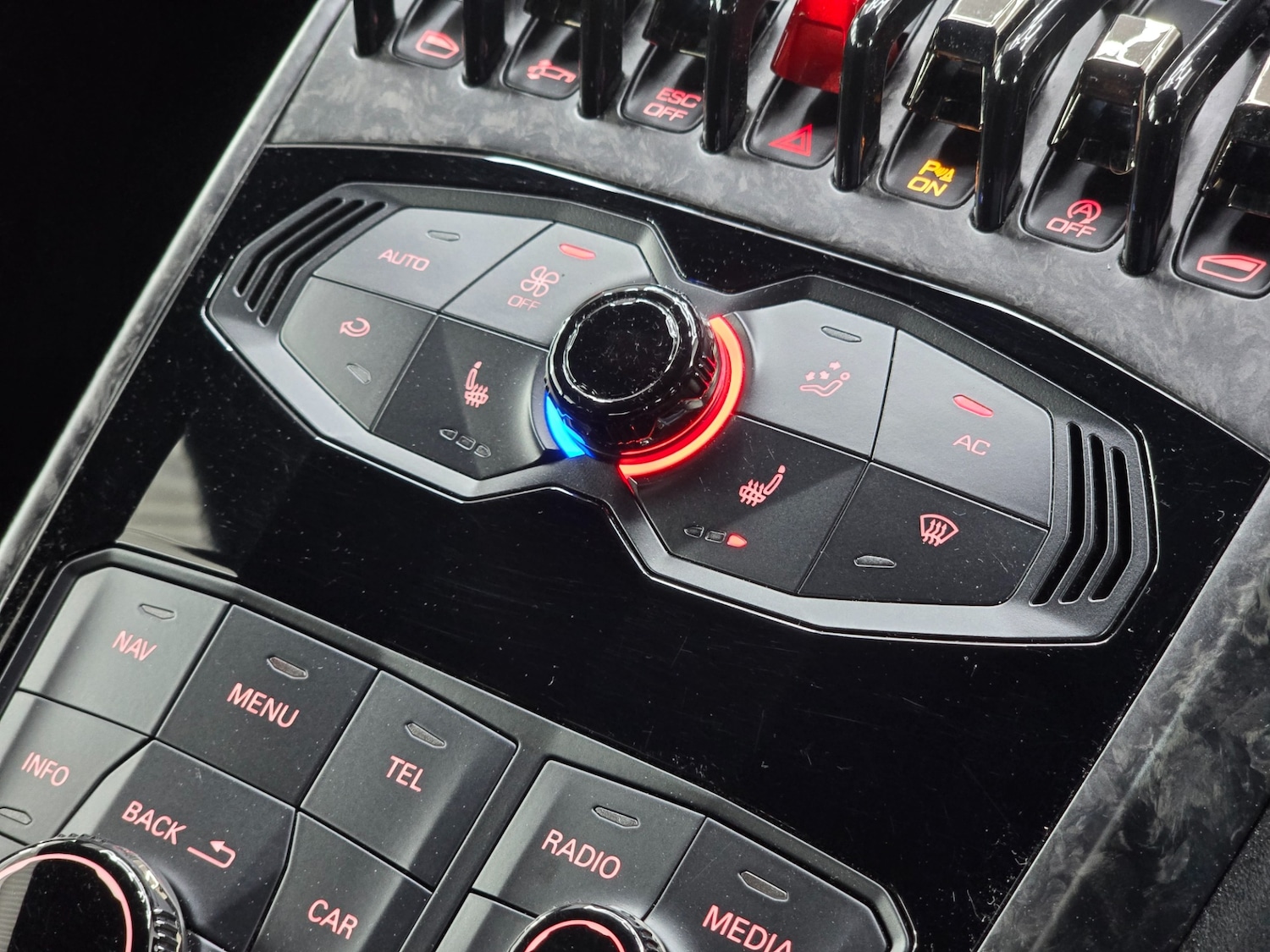 Used Lamborghini Huracan 2018 for sale - 76401112: Photo 38