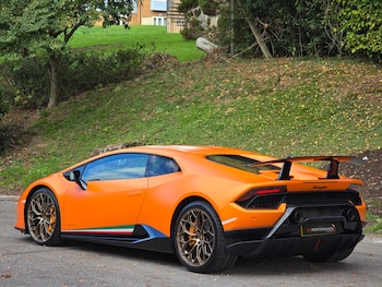 Used Lamborghini Huracan 2018 for sale - 76401112: Photo