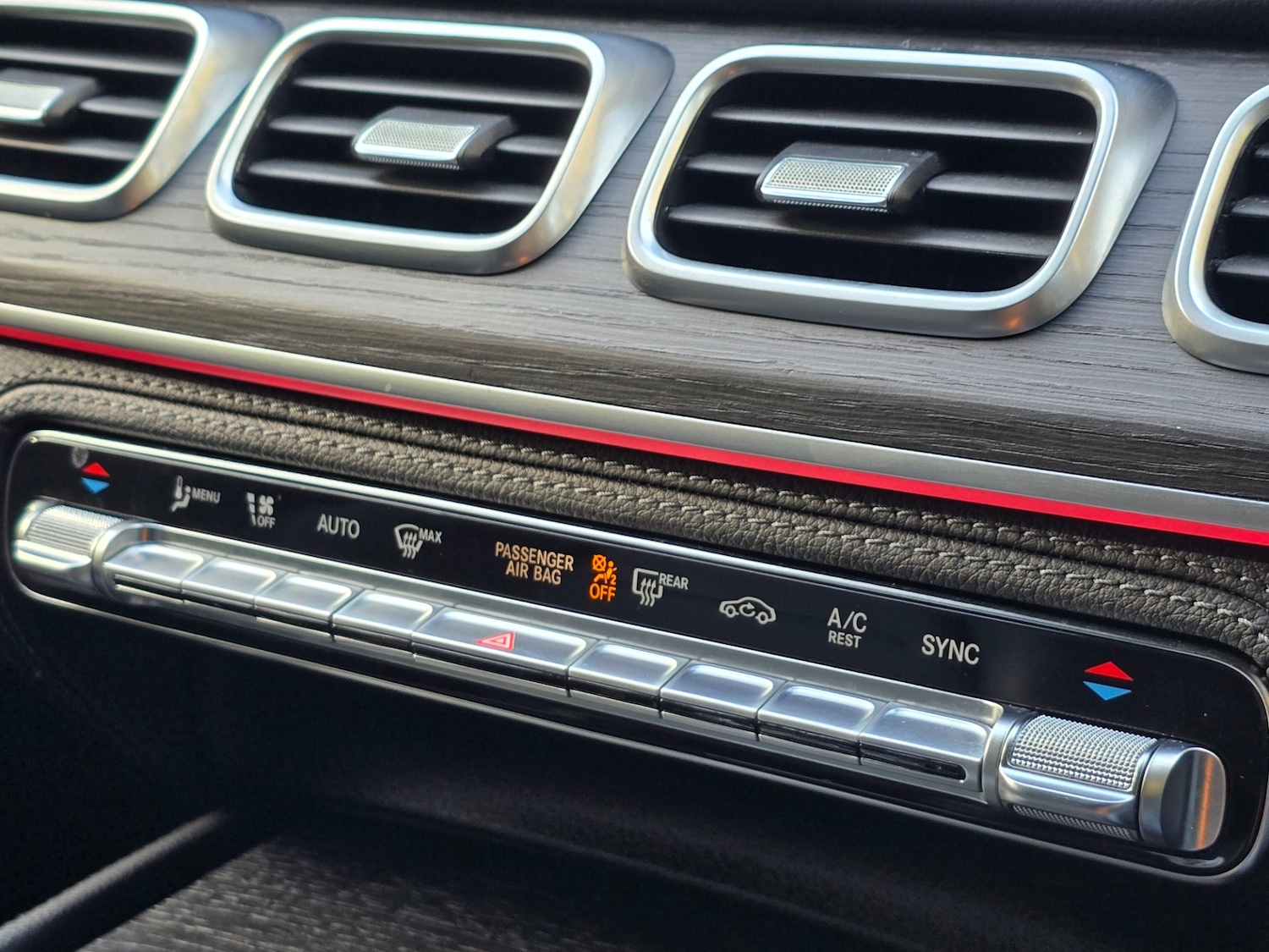 Used Mercedes-Benz GLE 2023 for sale - 76401194: Photo 31