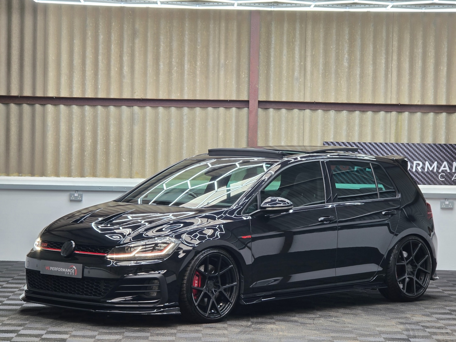 Used Volkswagen Golf 2019 for sale - 77805425: Photo 2