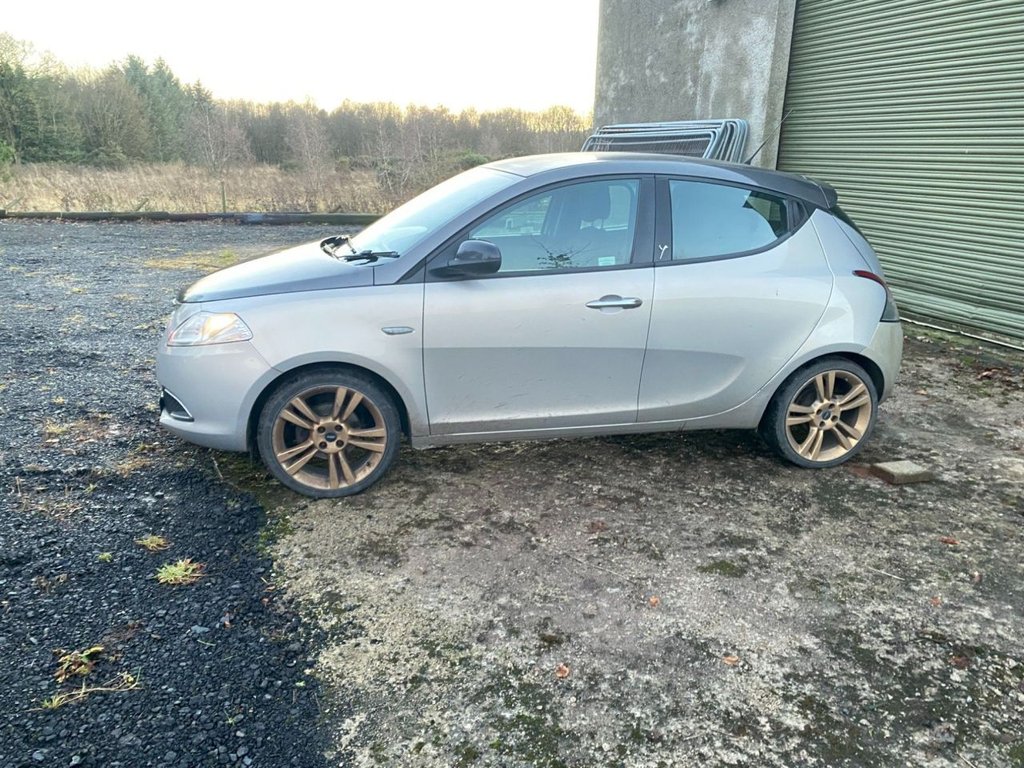 Used Chrysler Ypsilon 2011 for sale - 76773038: Photo 1