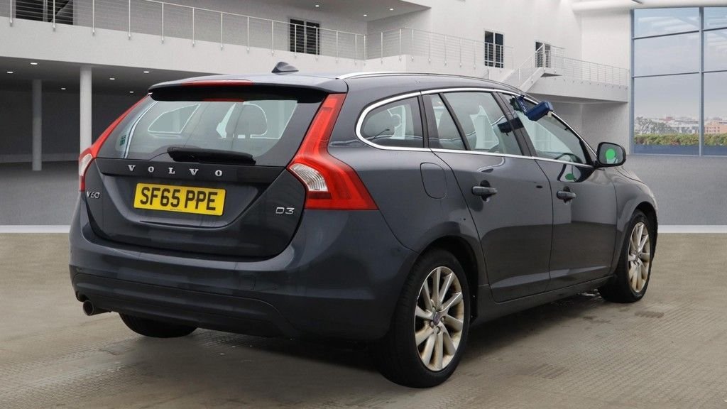 Used Volvo V60 2016 for sale - 76655312: Photo 5