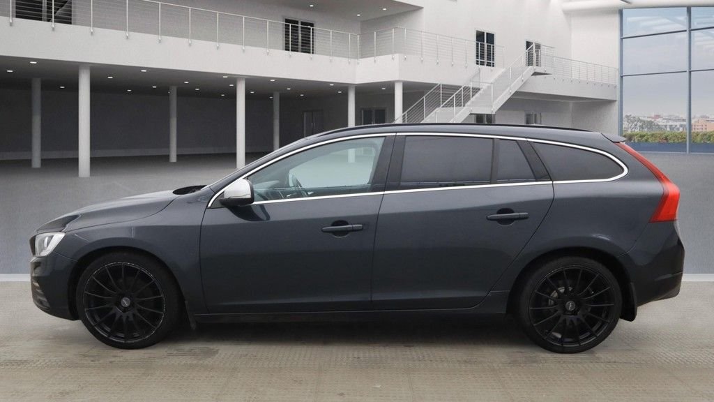 Used Volvo V60 2016 for sale - 76888571: Photo 5