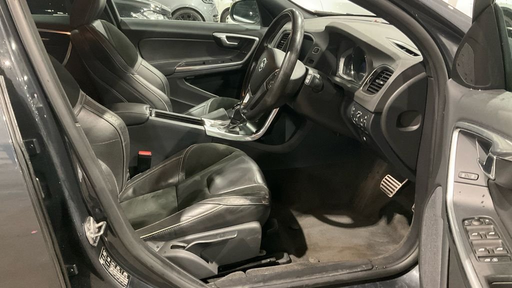 Used Volvo V60 2016 for sale - 76888571: Photo 8
