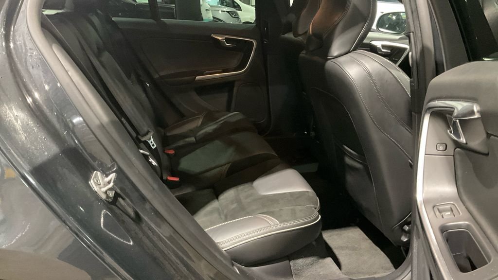 Used Volvo V60 2016 for sale - 76888571: Photo 9