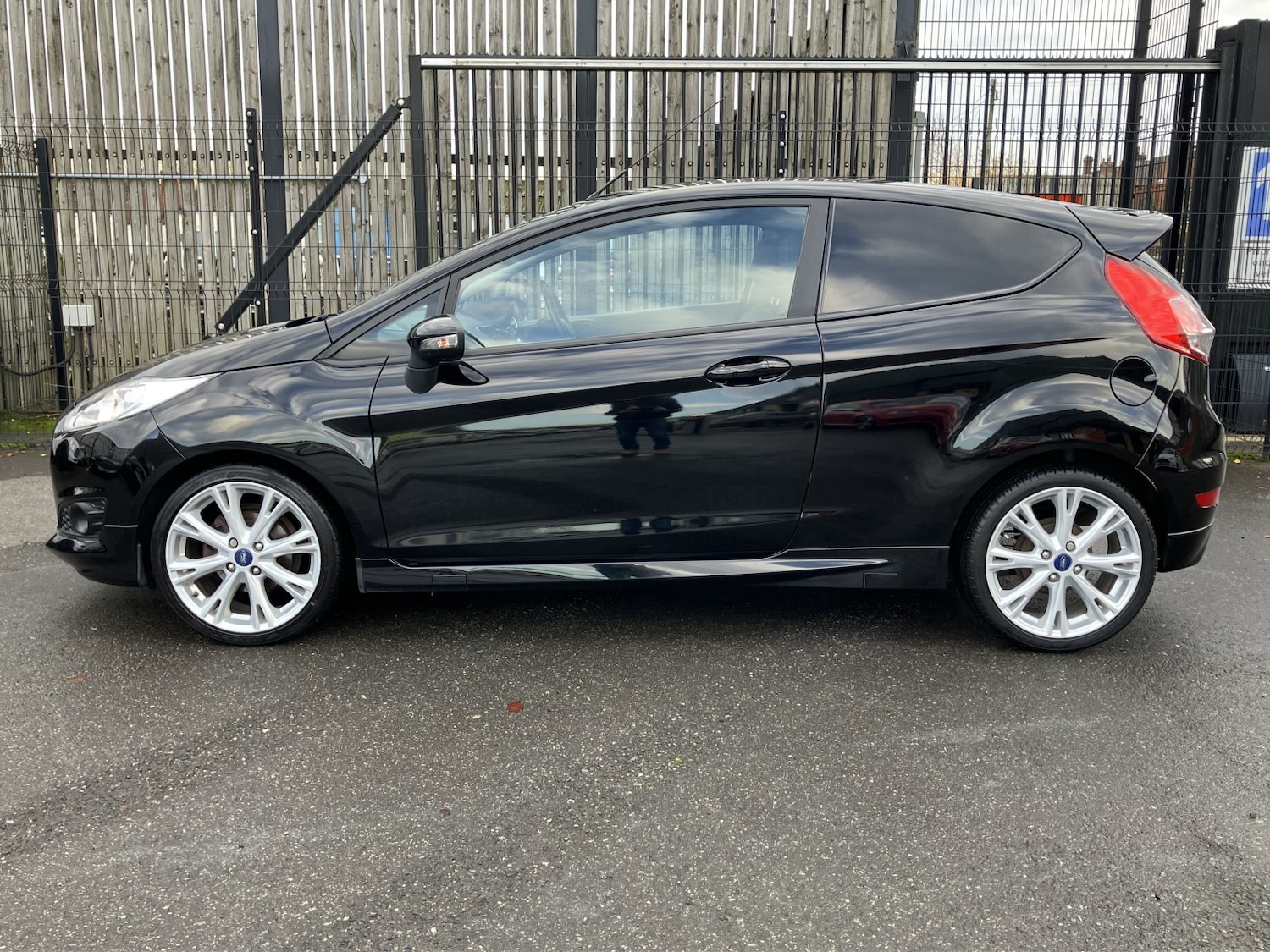 Used Ford Fiesta 2016 for sale - 76963334: Photo 19