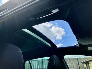 Used Volkswagen Golf 2014 for sale - 78352907: Photo