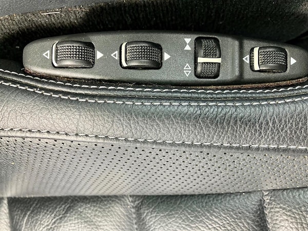 Used Mercedes-Benz E-Class 2015 for sale - 75266557: Photo 35