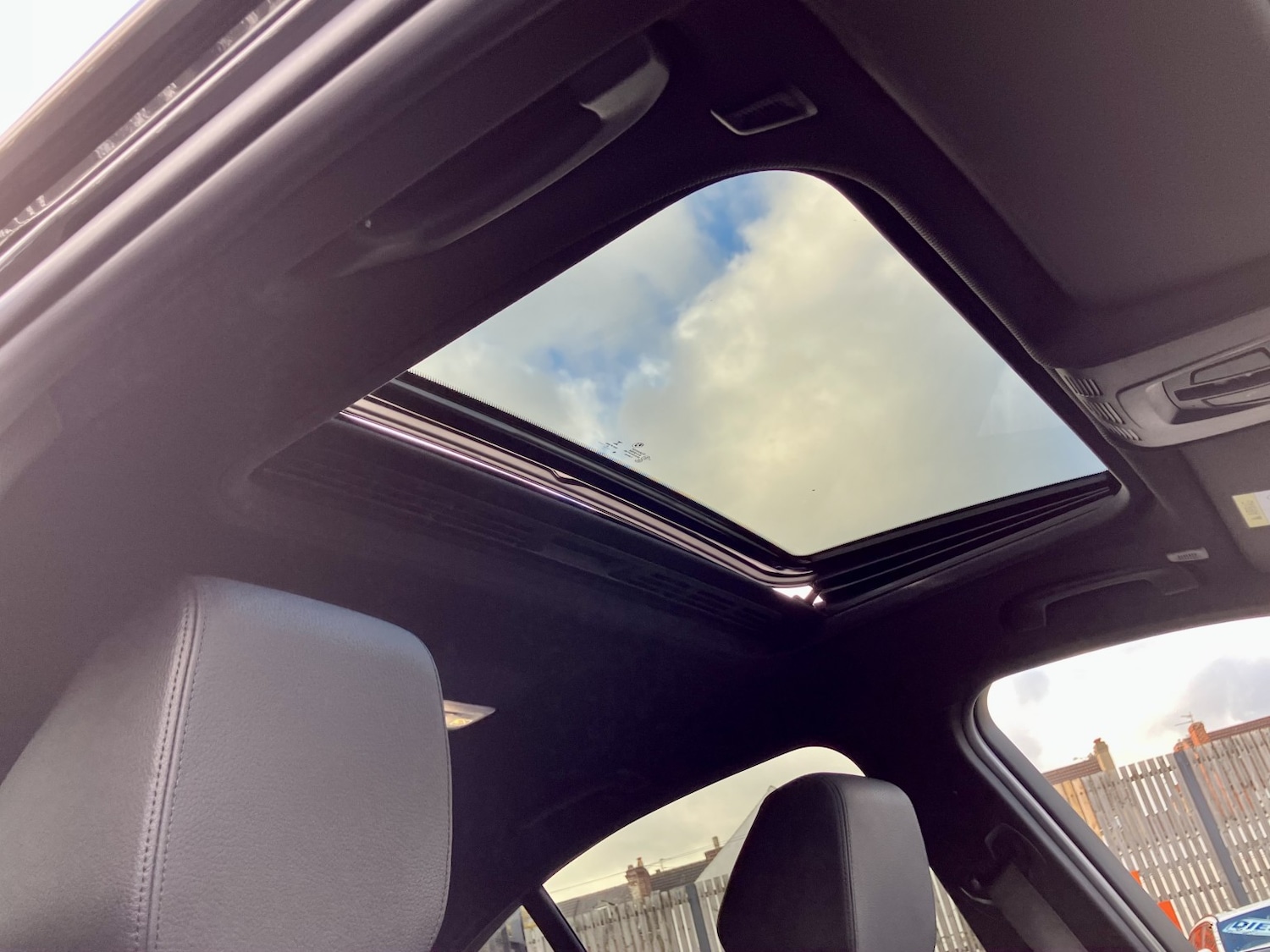 Used BMW 3 Series 2017 for sale - 76211884: Photo 3