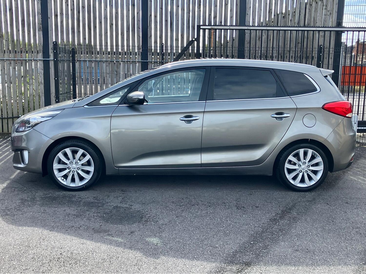 Used Kia Carens 2015 for sale - 75723469: Photo 14