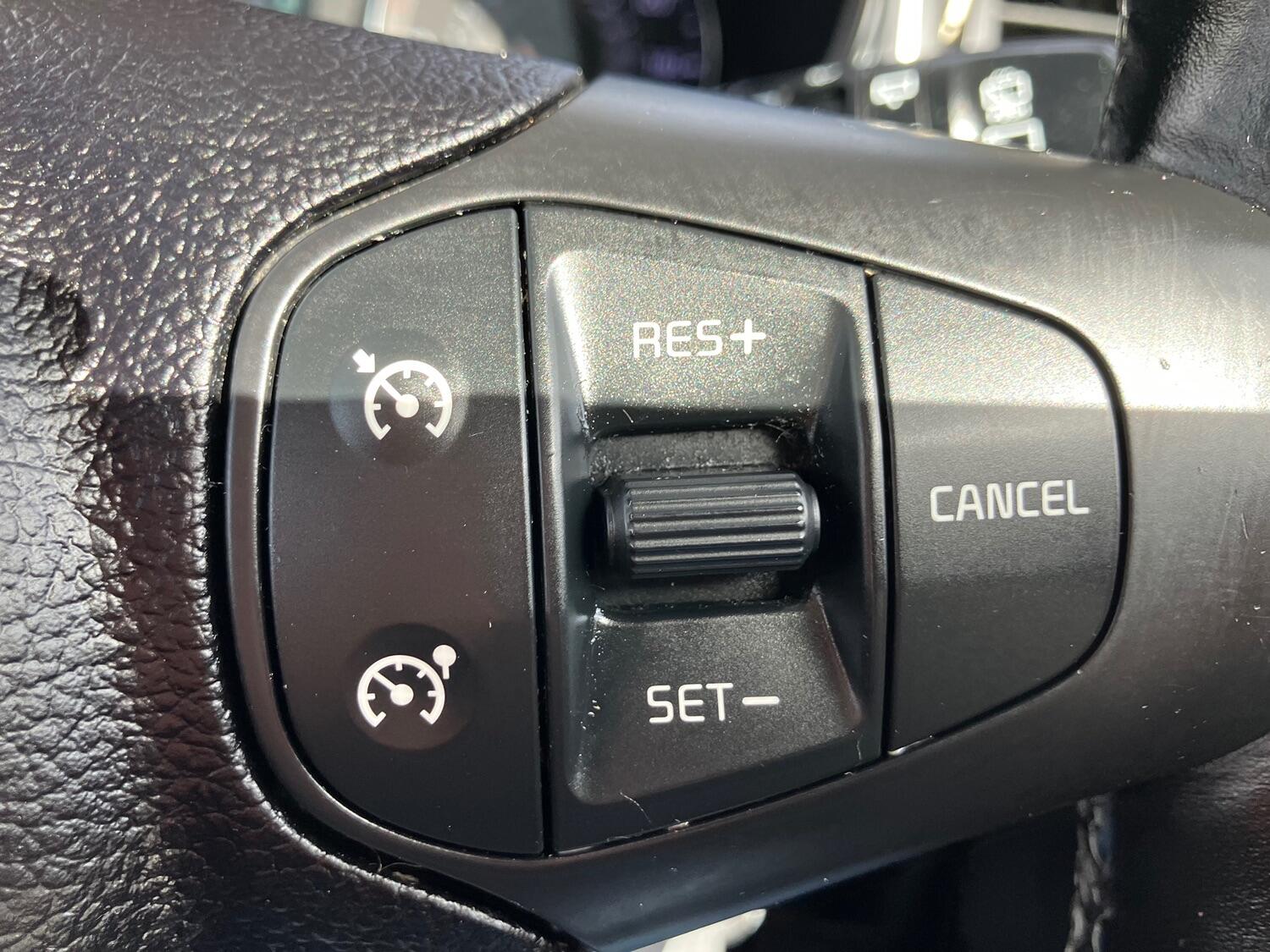 Used Kia Carens 2015 for sale - 75723469: Photo 31