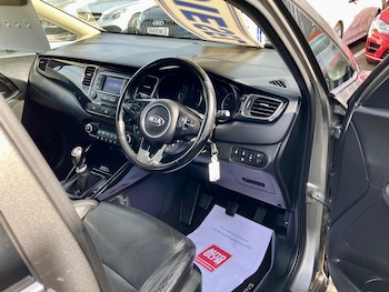 Used Kia Carens 2015 for sale - 75723469: Photo