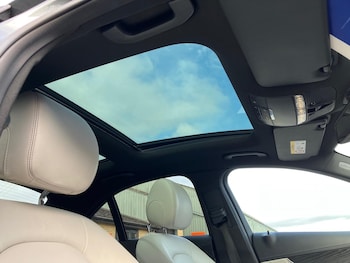 Used Mercedes-Benz C Class 2017 for sale - 76324785: Photo