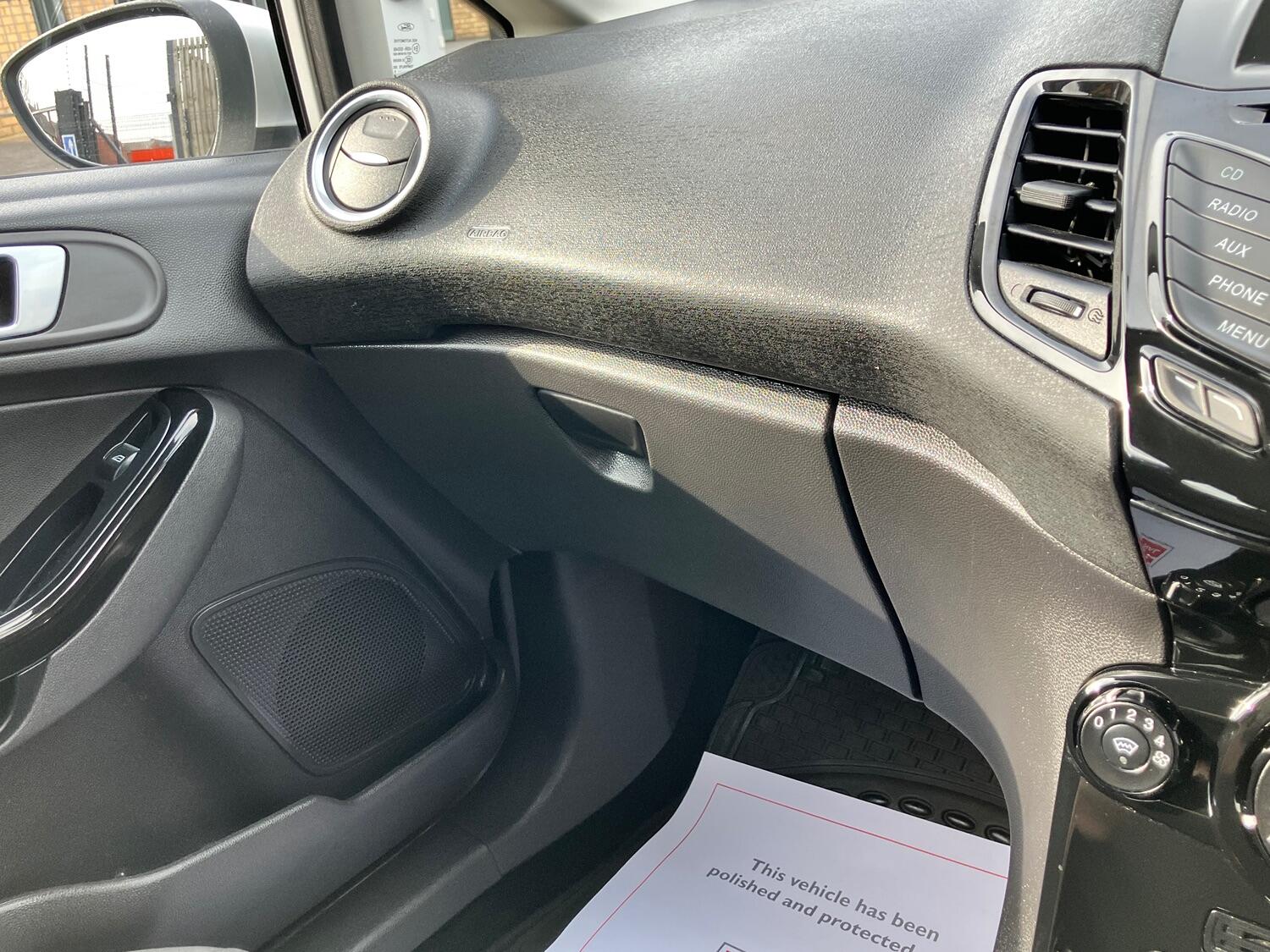 Used Ford Fiesta 2015 for sale - 76794049: Photo 24