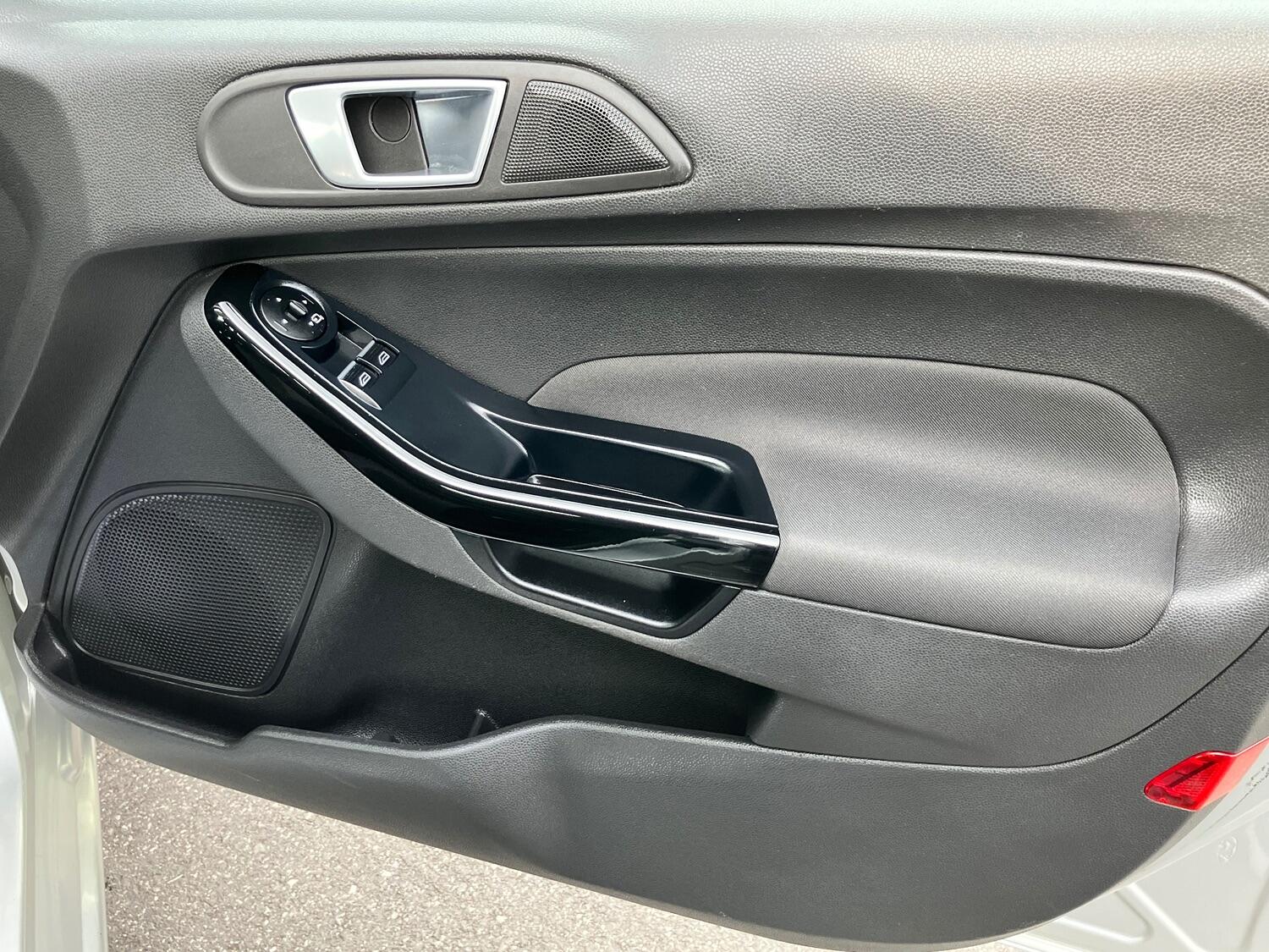 Used Ford Fiesta 2015 for sale - 76794049: Photo 25