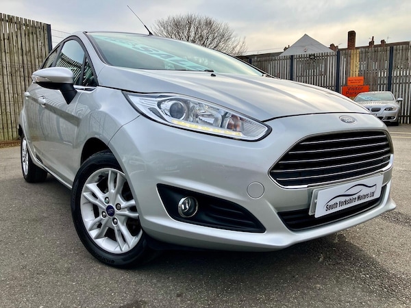 Used Ford Fiesta 2015 for sale - 74185210: Photo 2