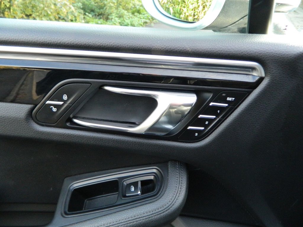 Used Porsche Macan 2014 for sale - 76429763: Photo 21