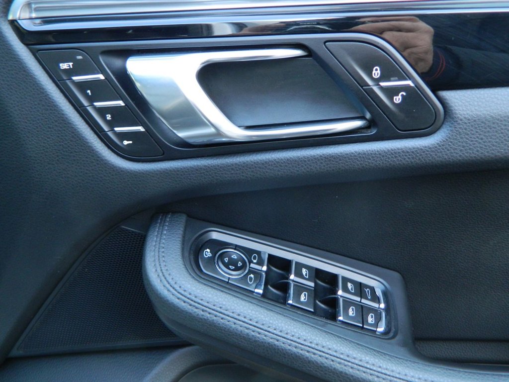Used Porsche Macan 2014 for sale - 76429763: Photo 22