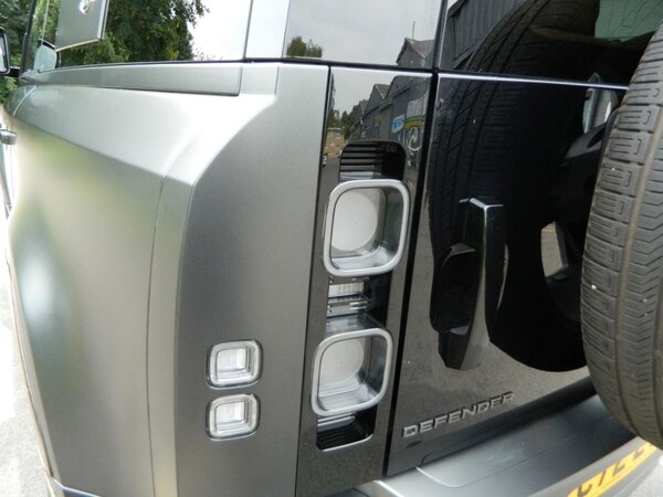 Used Land Rover Defender 2022 for sale - 75020559: Photo 10