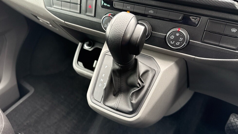 Used Volkswagen Transporter 2024 for sale - 76297467: Photo 14