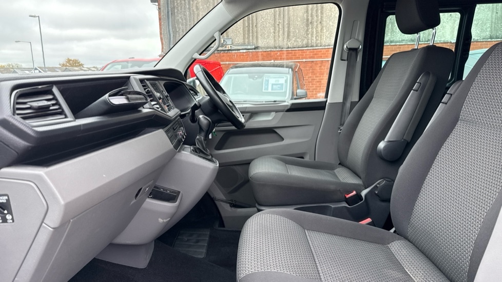 Used Volkswagen Transporter 2024 for sale - 76297467: Photo 2