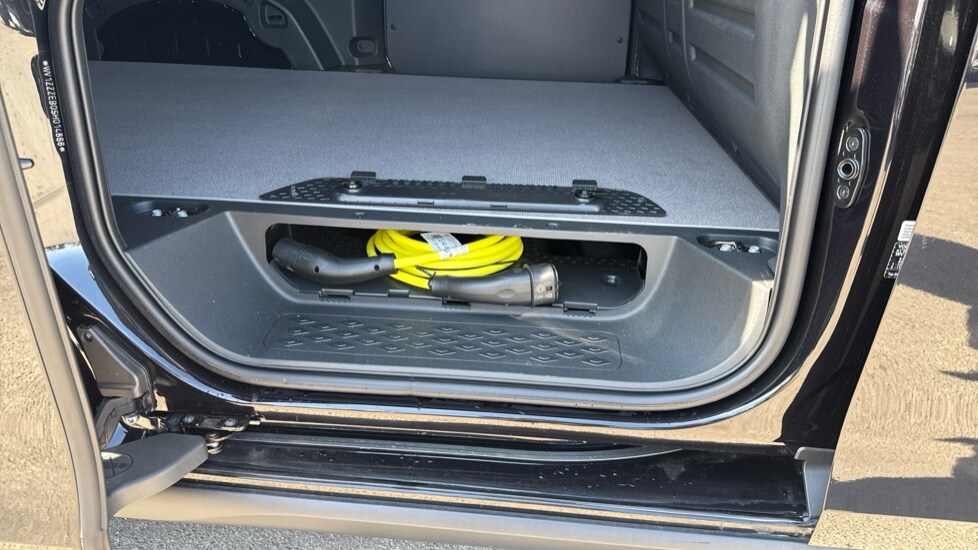 Used Volkswagen ID.Buzz 2024 for sale - 76552505: Photo 44