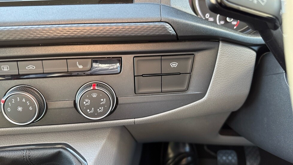 Used Volkswagen Transporter 2024 for sale - 76140047: Photo 34