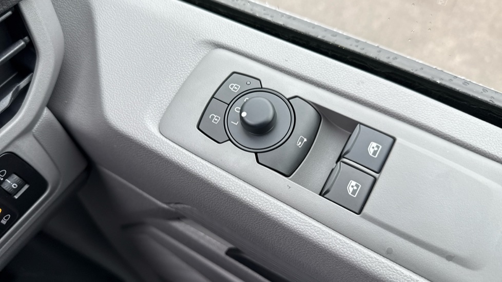 Used Volkswagen Transporter 2025 for sale - 76332201: Photo 23