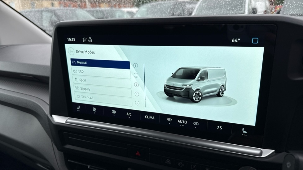 Used Volkswagen Transporter 2025 for sale - 76332201: Photo 32